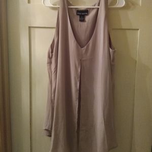Flattering tunic length top